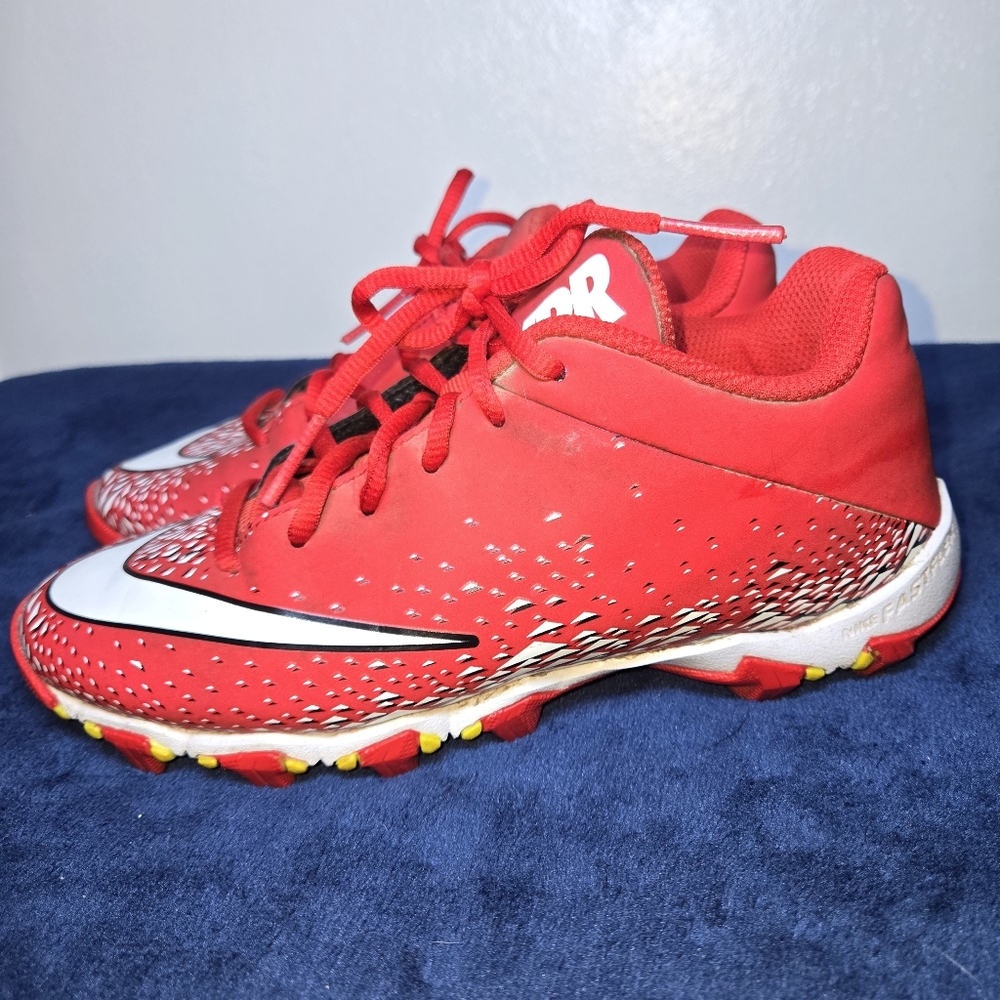 Nike VPR Shark 2 Youth Football Cleats Size 3Y Red White